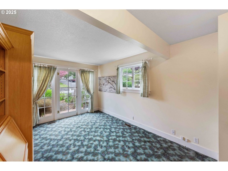 Bedroom, Primary