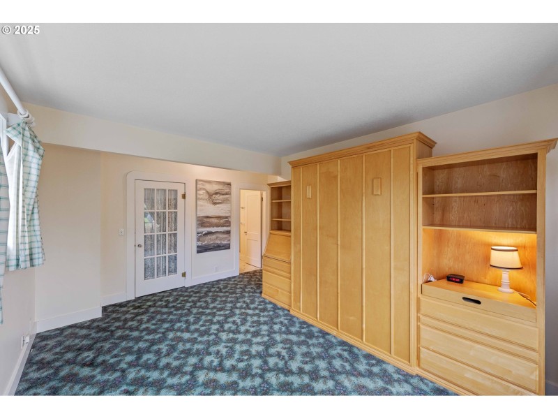 Bedroom, Primary