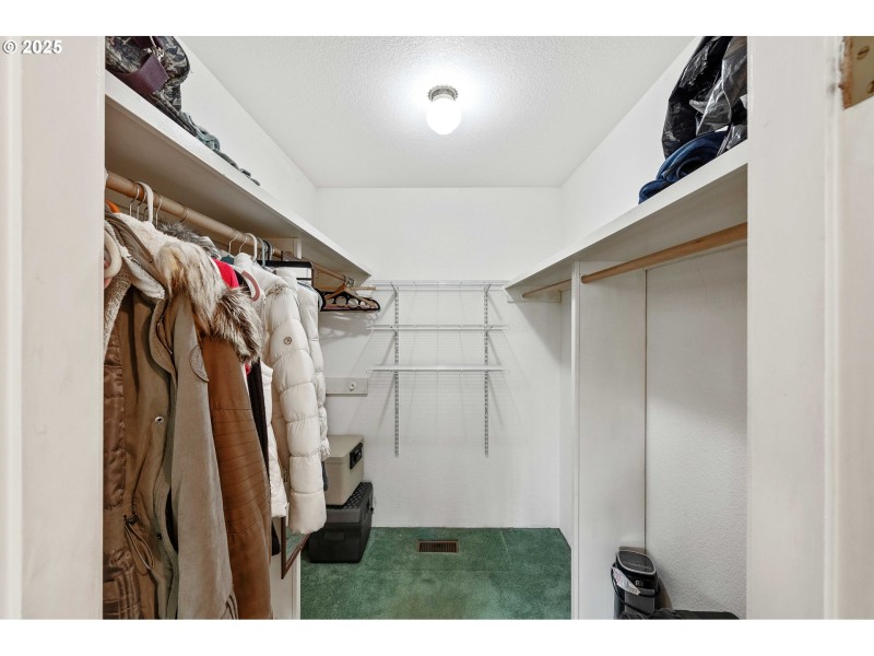 Bedroom, Primary