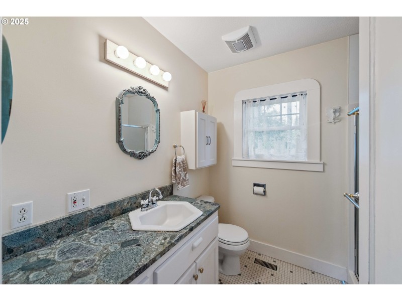 Bathroom, Attached