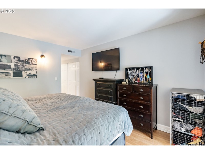 Bedroom, Primary