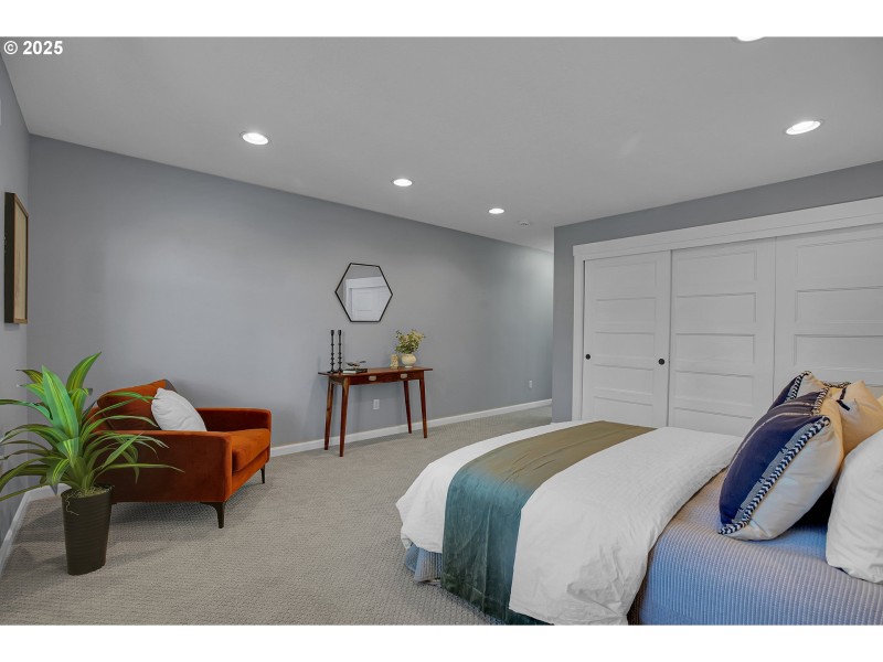 Bedroom, Primary