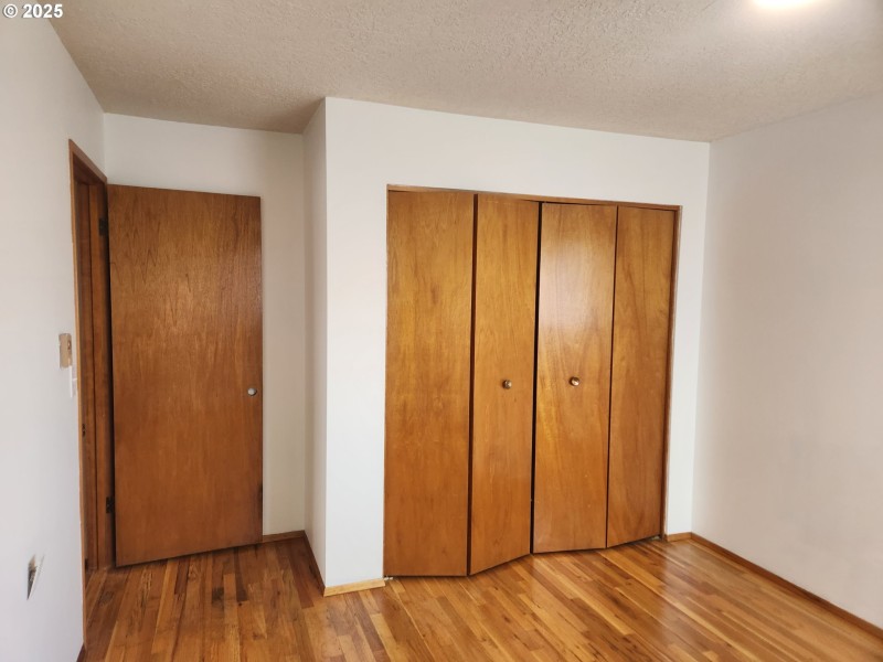 Bedroom, Primary