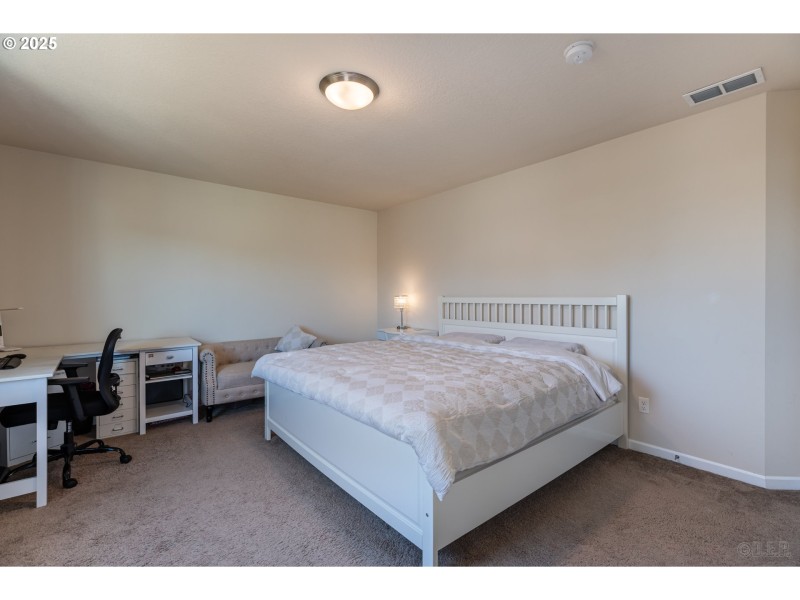 Bedroom, Primary