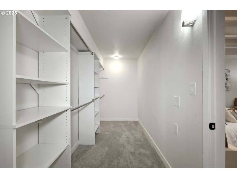 Bedroom, Primary