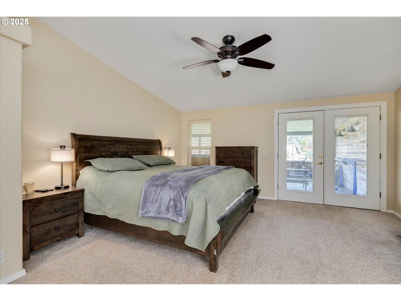 Bedroom, Primary
