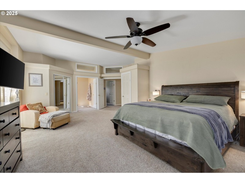Bedroom, Primary