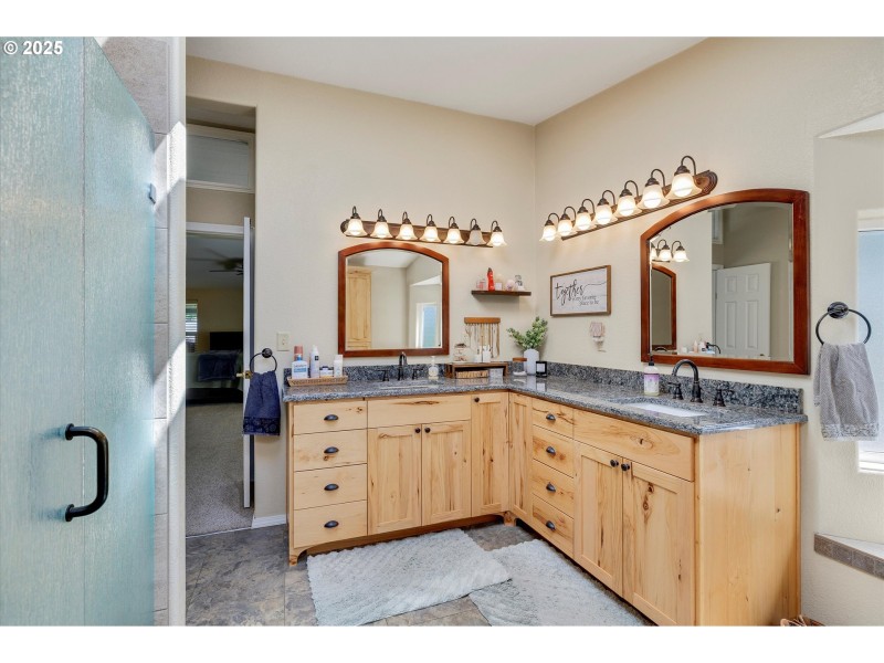 Bathroom, Attached