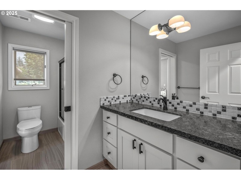 Bathroom, Attached