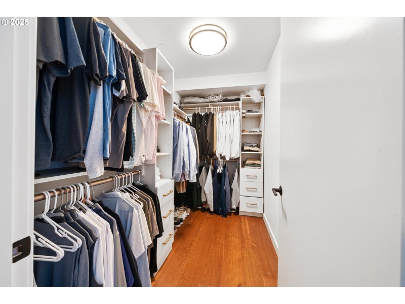 Bedroom, Primary