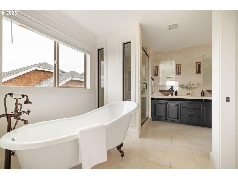 Owner's Suite Bathroom