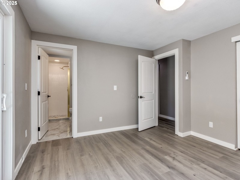 Bedroom, Primary