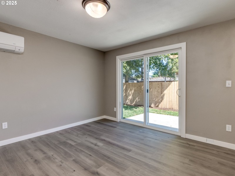Bedroom, Primary