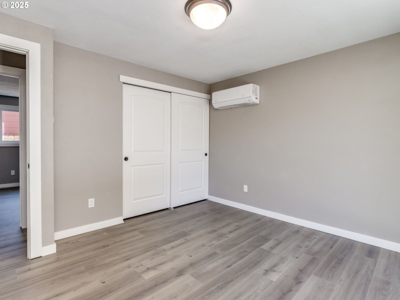 Bedroom, Primary