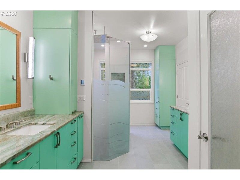 Owner's Suite Bathroom