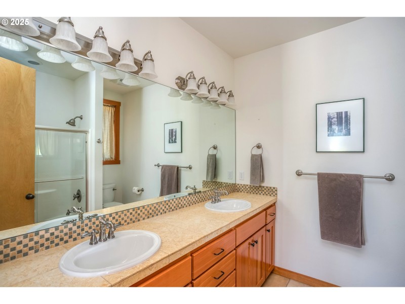 Bathroom, Attached