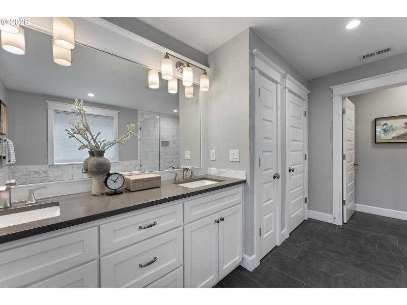 Owner's Suite Bathroom