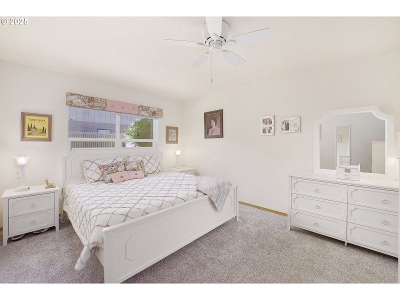 Bedroom, Primary