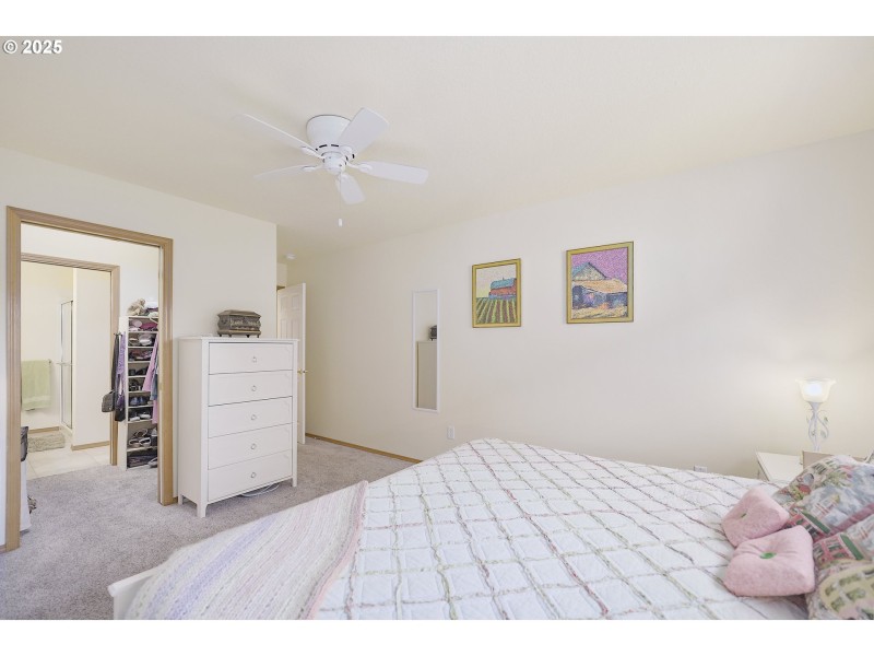 Bedroom, Primary