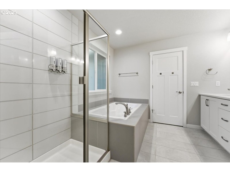 Owner's Suite Bathroom