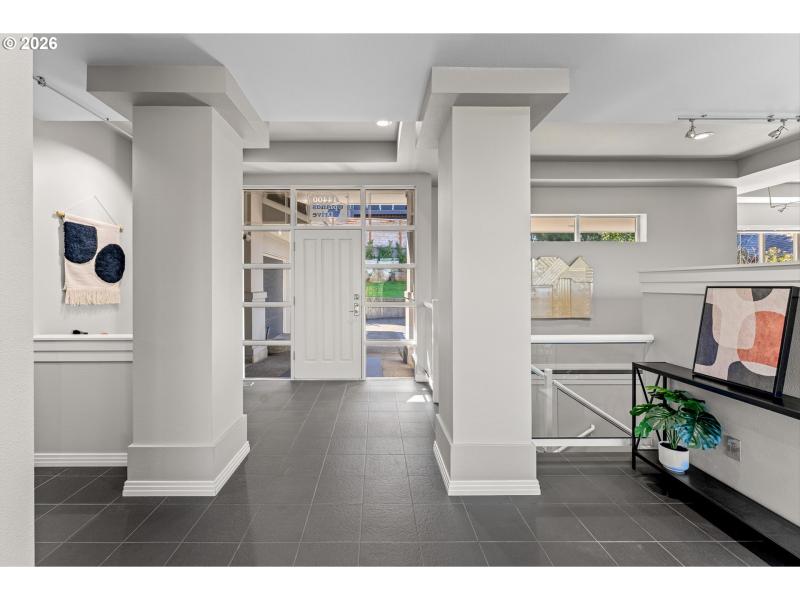 Entrance/Foyer