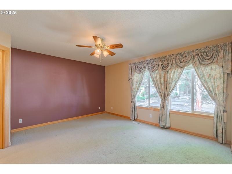 Bedroom, Primary