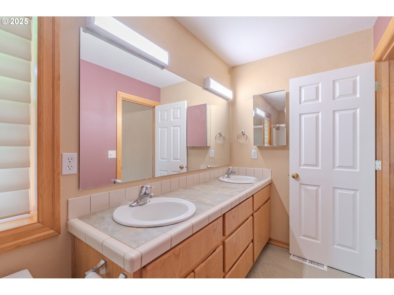 Bathroom, Attached