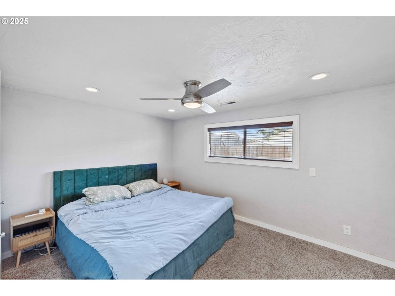 Bedroom, Primary