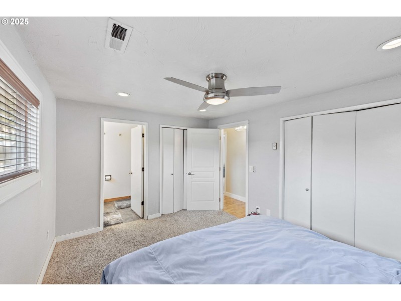 Bedroom, Primary