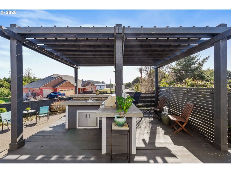 Kitchen/Outside