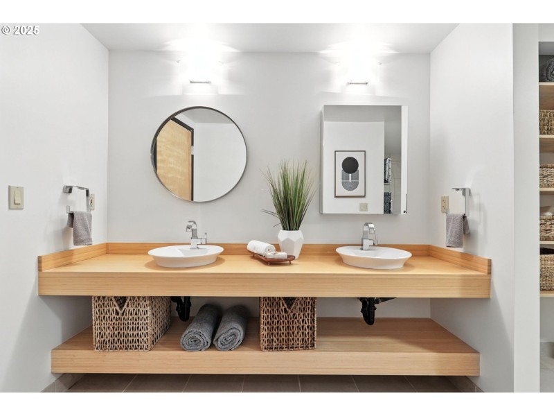 Bathroom, Attached