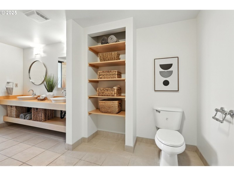 Bathroom, Attached