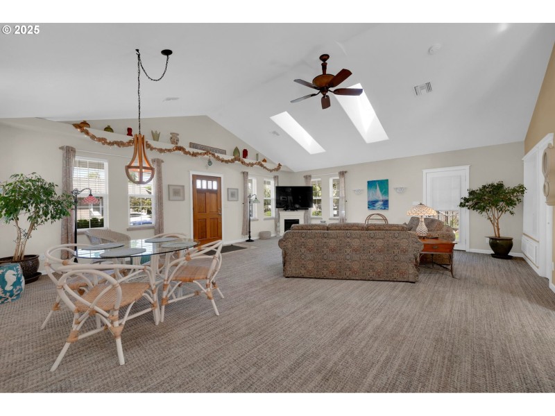 Living Room/Dining Room