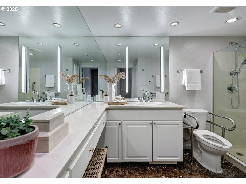 Bathroom, Attached