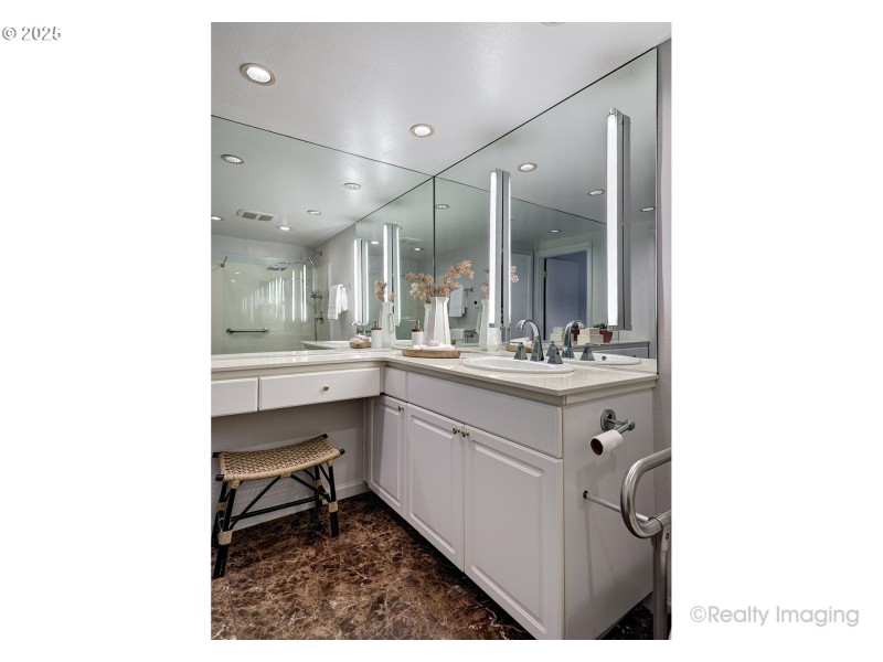 Bathroom, Attached