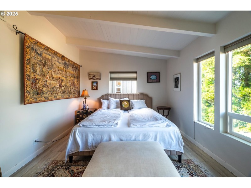 Bedroom, Primary
