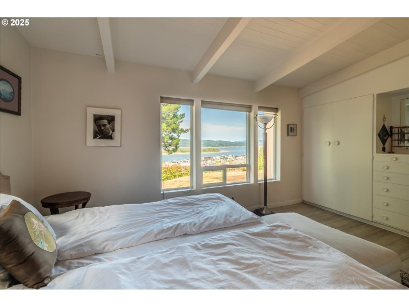 Bedroom, Primary