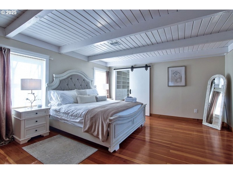 Bedroom, Primary