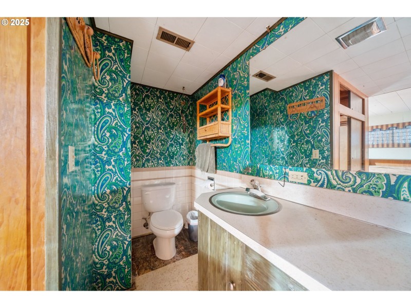 Owner's Suite Bathroom