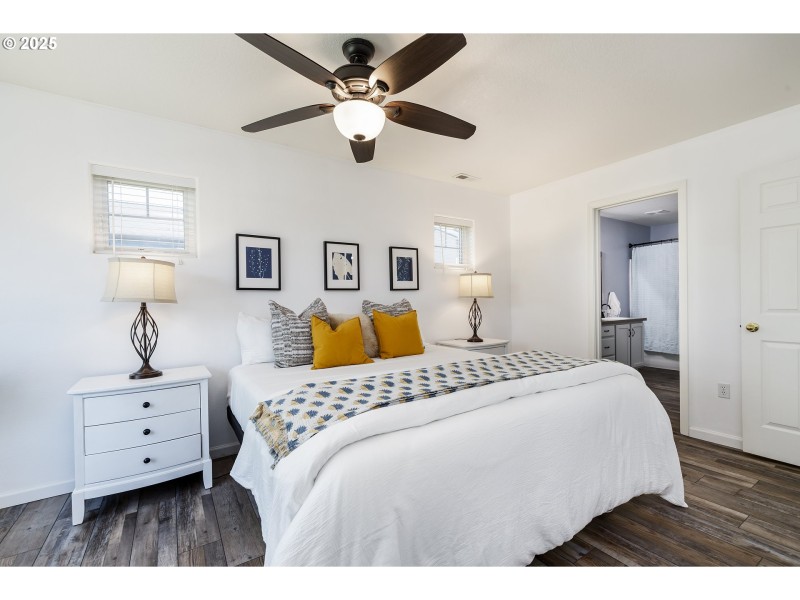 Bedroom, Primary