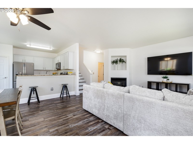 Living Room/Dining Room
