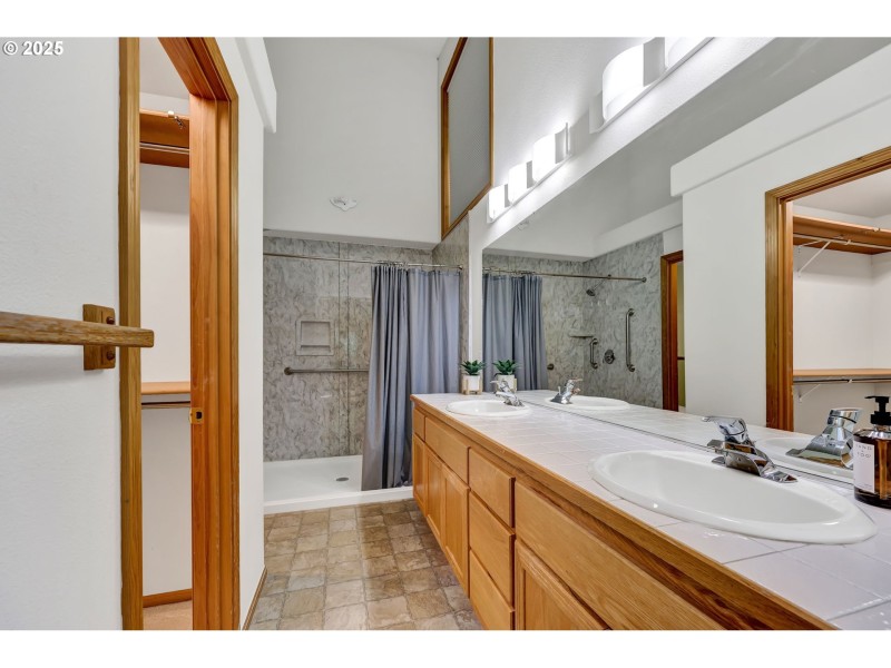 Bathroom, Attached