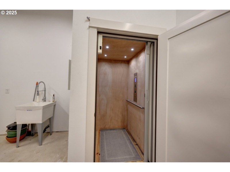 Elevator