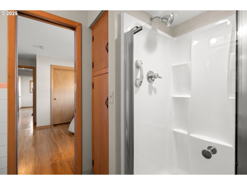 Bathroom, Continental