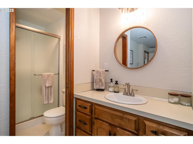 Bathroom, Attached