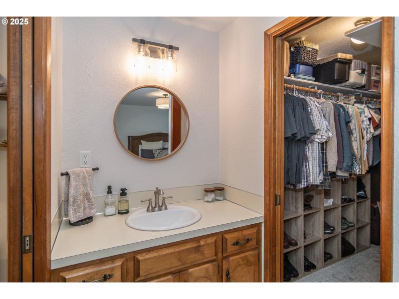 Bathroom, Attached