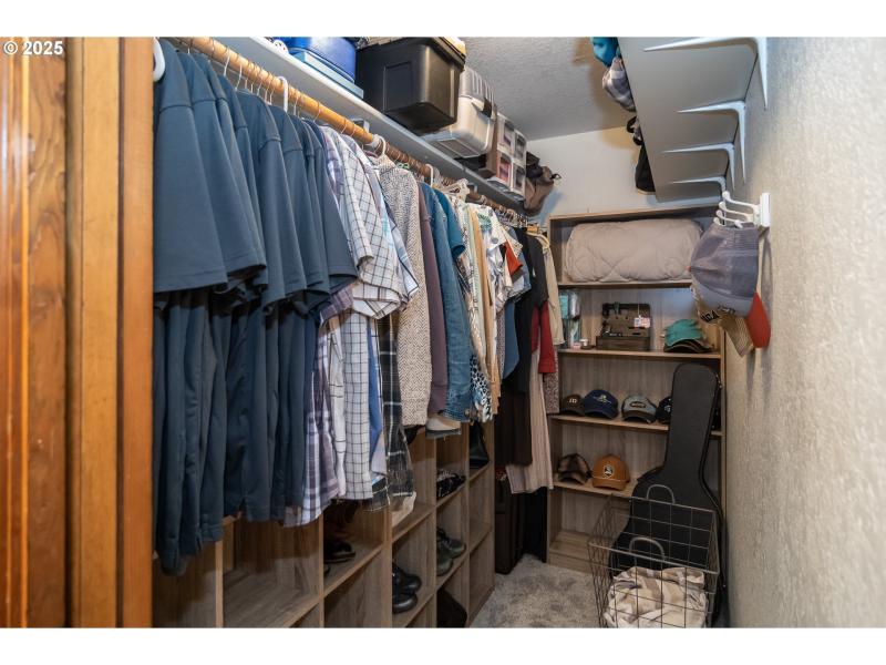 Bedroom, Primary