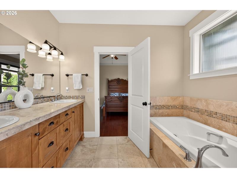 Owner's Suite Bathroom