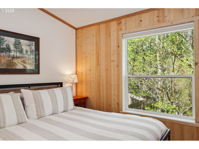 Bedroom, Primary