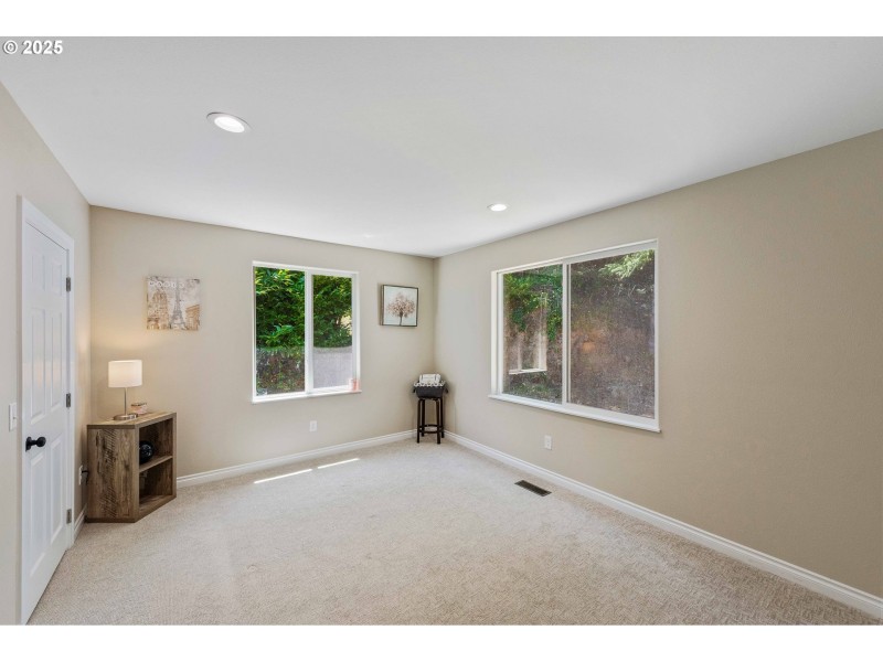 Bedroom, Primary